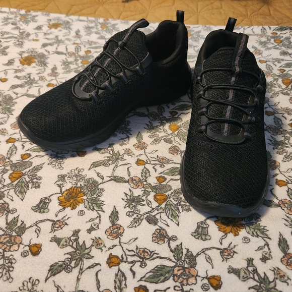 Athletic works black sneakers - Picture 6 of 7